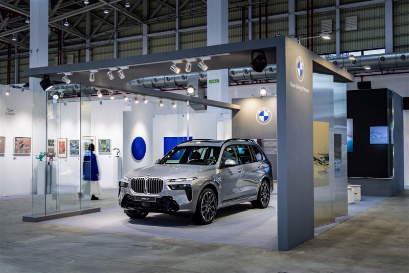 台灣新聞通訊社-豪車配名畫有多震撼？BMW聯手台灣藝術家登場