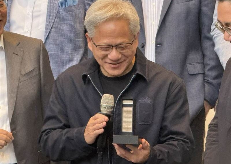 台灣新聞通訊社-熱門股/黃仁勳Keynote日前 MGX供應鏈21檔