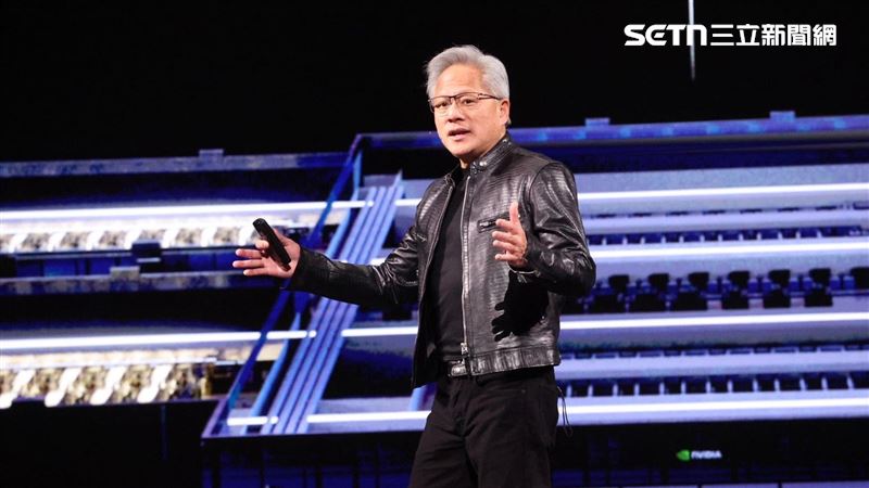 台灣新聞通訊社-黃仁勳也躲不過「亞洲父母」！親曝63歲還被碎念　神回4字化解