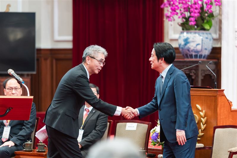 台灣新聞通訊社-賴清德接見傑出工程師：推動AI新十大建設與兆元投資方案　打造韌性台灣