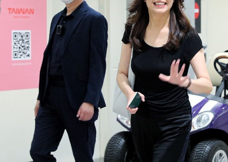台灣新聞通訊社-鄭麗文結束訪美返台!被問「出訪成果」僅8字回應