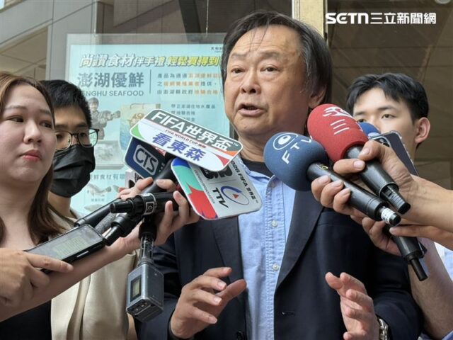 台灣新聞通訊社-柯建銘與柯文哲同台　王世堅「留在輝煌過去就好」：我也加入緬懷行列