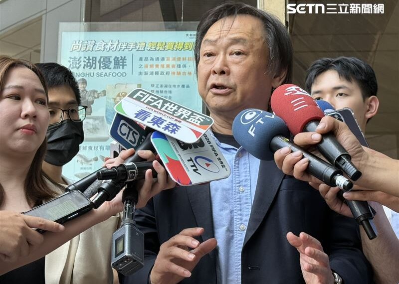 台灣新聞通訊社-柯建銘與柯文哲同台 王世堅「留在輝煌過去就好」:我也加入緬懷行列
