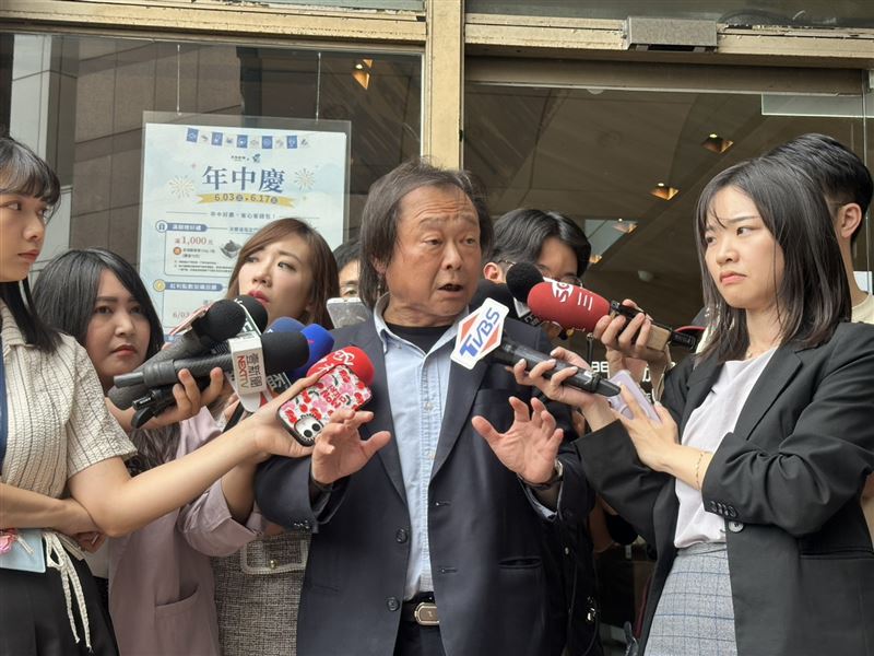 台灣新聞通訊社-沈伯洋端剉冰回擊蔣萬安火鍋論　王世堅喊「都很好」：不過吃剉冰是幸福