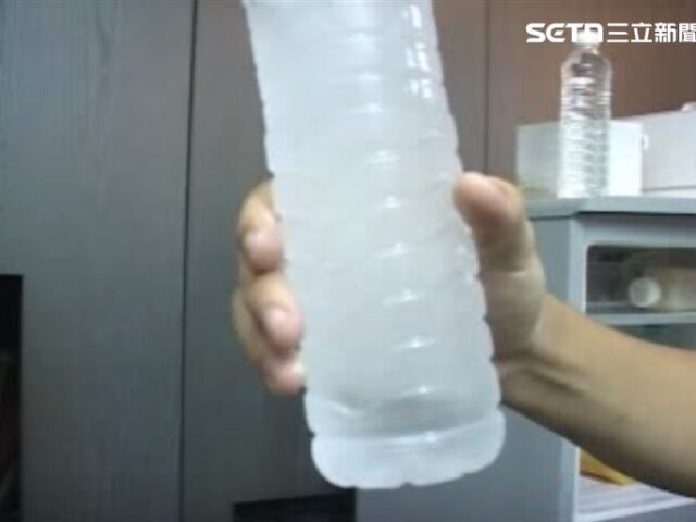 台灣新聞通訊社-最猛熱浪襲英國！台留學生自製「結冰水」　外國同學爭相模仿