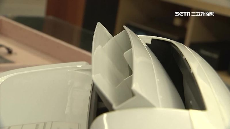台灣新聞通訊社-梅雨季衣服難乾又發臭　專家曝「晾衣2要點」：掛窗邊錯了