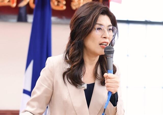 台灣新聞通訊社-鄭麗文訪美投下深水炸彈？媒體人打臉：膨風的詐騙集團