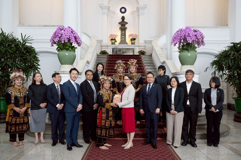 台灣新聞通訊社-紐國會議員訪台後遭中國禁止入境　綠：干預他國外交