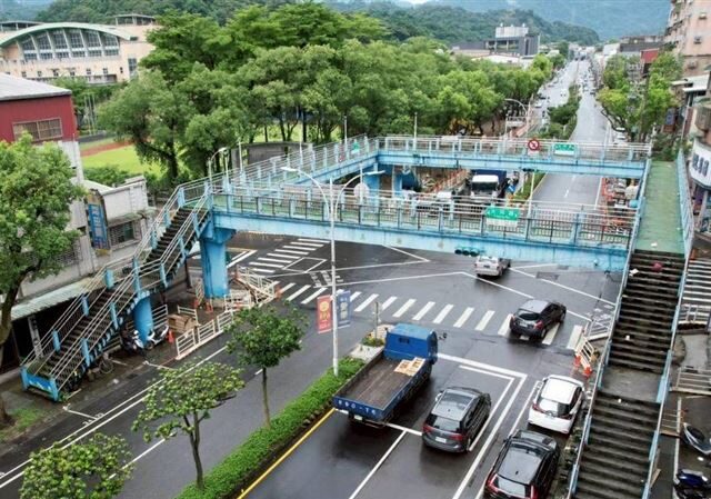 台灣新聞通訊社-三峽人30年記憶將逝！「中正陸橋」要拆了　這2天夜間封路記得先改道
