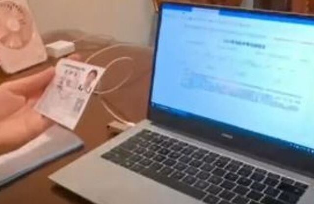 台灣新聞通訊社-考試查分每科都不顯示成績！女孩以為考砸，下一秒全家歡呼慶祝
