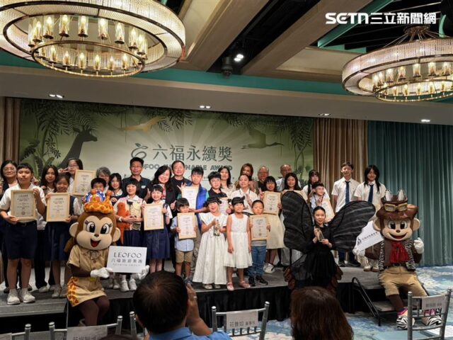 台灣新聞通訊社-「出道即巔峰」首次畫蝴蝶就奪冠！5歲雙胞胎抱回永續獎　驚豔作品曝