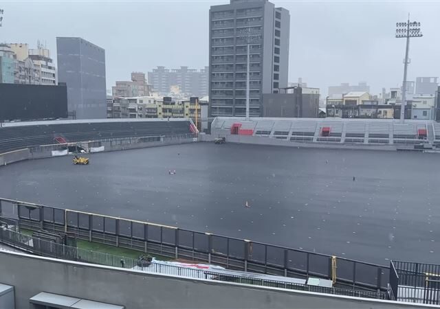台灣新聞通訊社-新竹棒球場「無積水」畫面流出！連日大雨驗收排水　市府力拚八月驗收