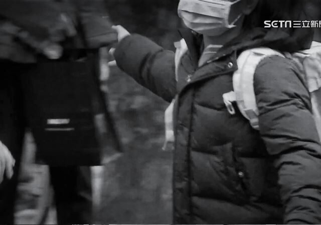 台灣新聞通訊社-台北市家長接送小孩養出媽寶？張景森：甚至應該禁止把車開到校門口