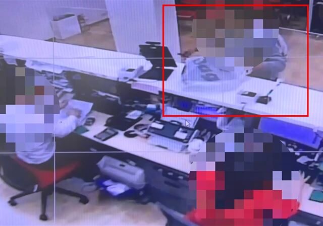 台灣新聞通訊社-派出所超近！板橋男拿剪刀搶銀行秒破案　網揪：「騎車1分鐘」就到