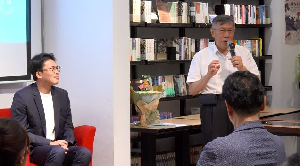 台灣新聞通訊社-黃國昌新書遭爆「消費洪慈庸」　柯文哲一聽反問：哪個地方不妥？