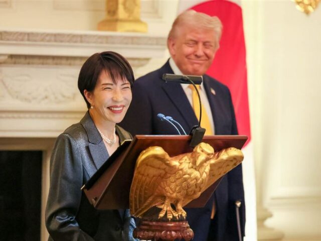 台灣新聞通訊社-日相與川普短暫交談　未正面回應是否談到台灣