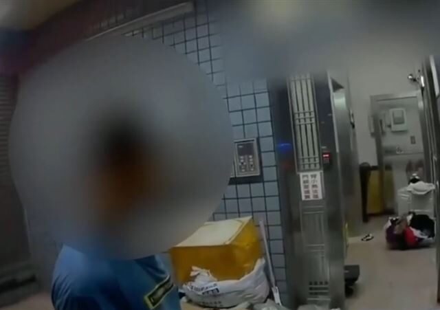 台灣新聞通訊社-單親媽扛家計上班！台中小兄妹餓肚子揮汗搬家惹鼻酸　2寶爸暖警秒救援