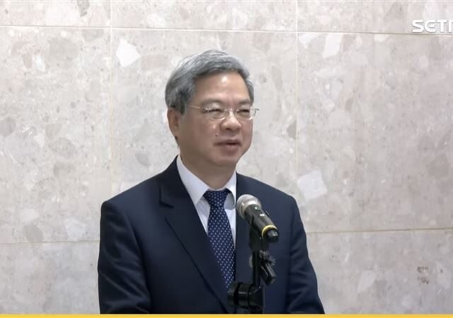 台灣新聞通訊社-害撞元凶曝！巷口陡坡高低差18cm　逾10車遭殃
