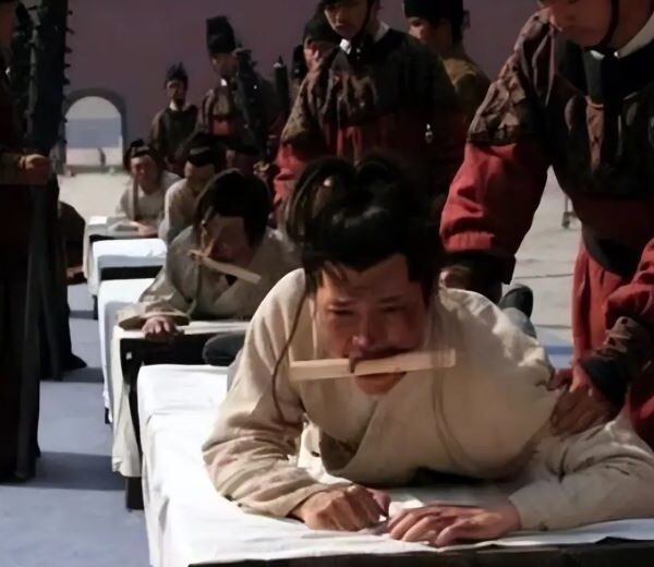 台灣新聞通訊社-朱元璋跌倒無人敢扶，大臣好心去扶竟被斬？真相比傳說更殘酷
