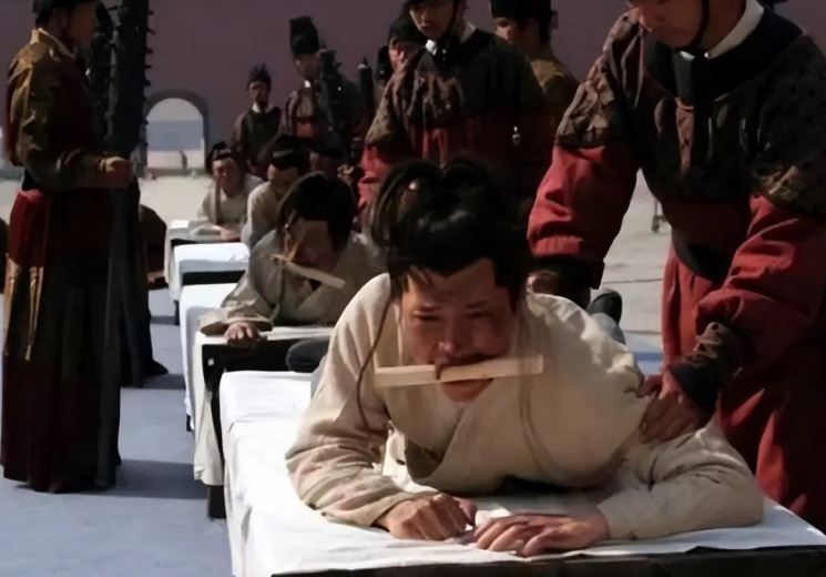 台灣新聞通訊社-朱元璋跌倒無人敢扶，大臣好心去扶竟被斬？真相比傳說更殘酷