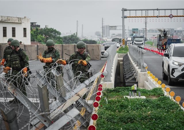 台灣新聞通訊社-立即備戰操演　M1A2T首度參與、進駐戰術位置