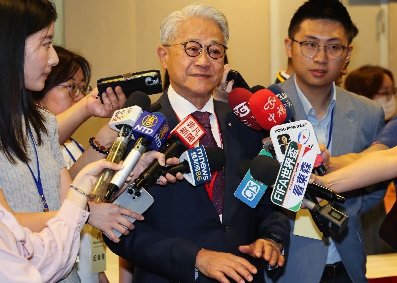 台灣新聞通訊社-吳東亮看好台灣今年GDP可破10% 估央行利率維持不變