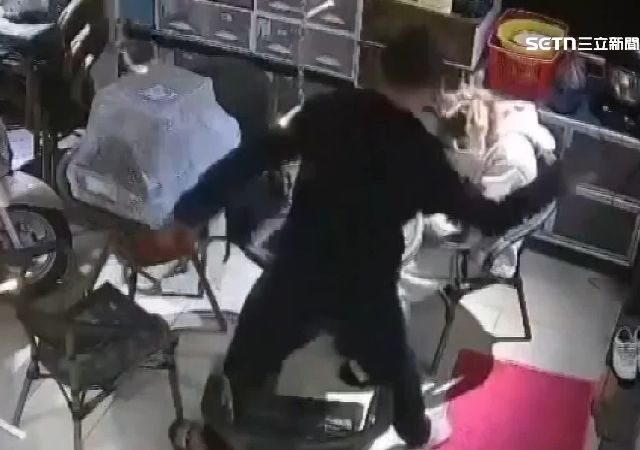 台灣新聞通訊社-養生館闆娘揪移工挺鄭正鈐！吹哨者曝「暴力討債」黑料　二審判決出爐