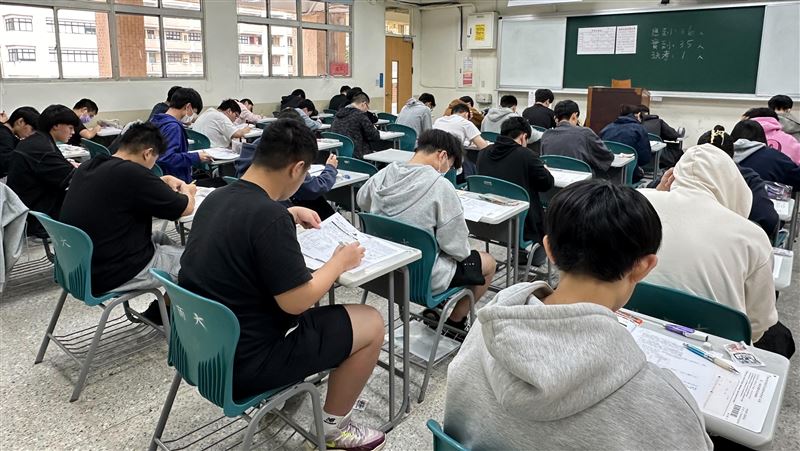 台灣新聞通訊社-沒修正液的年代　狀元怎麼考？400年前殿試一筆一劃背後的「神經緊繃」