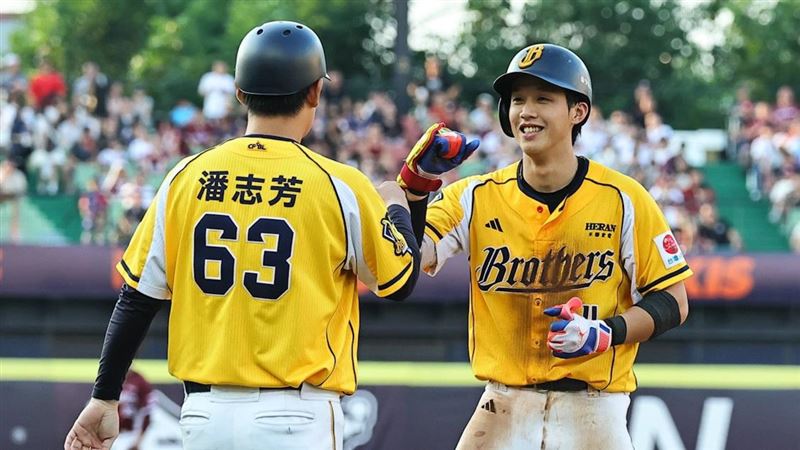 台灣新聞通訊社-中職/張士綸掃4安!兄弟連2天上演絕地逆轉秀 樂天最快明天上半季淘汰