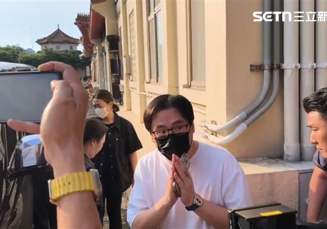 台灣新聞通訊社-替愛子輔選後遭公車輾斃！新北議員周勝考前妻相驗死因為創傷性休克