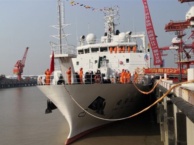 台灣新聞通訊社-中國「向陽紅22」擾東部海域　海巡「蘭嶼艦」廣播驅離