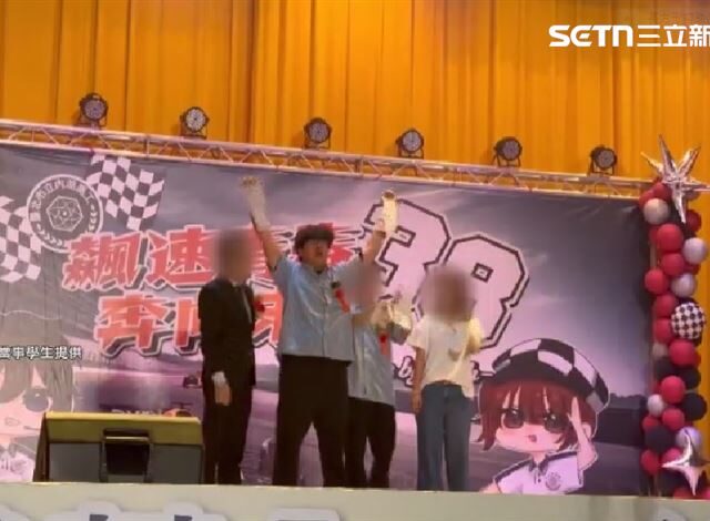台灣新聞通訊社-控獎項黑箱！畢業生「台上怒撕獎狀」討真相　內湖高工回應了