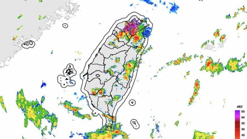 台灣新聞通訊社-快訊/北北基桃「大雷雨狂轟1小時」 15縣市大雨下到入夜