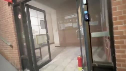 台灣新聞通訊社-深夜驚魂！中山大學傳火警　冷氣變電系統起火竄黑煙