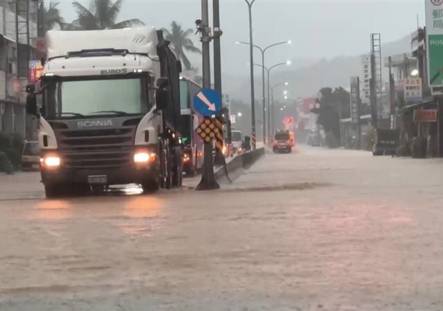 台灣新聞通訊社-快訊／米克拉颱風甩雨！高雄豪雨警戒市府應變中心三級開設