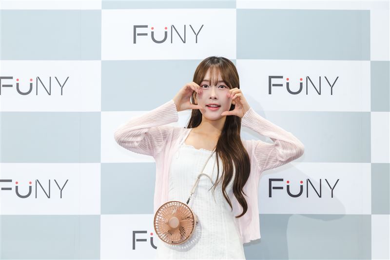 台灣新聞通訊社-當一日店長掀暴動!韓籍「可愛天花板」金佳垠降落FUNY舒適圈