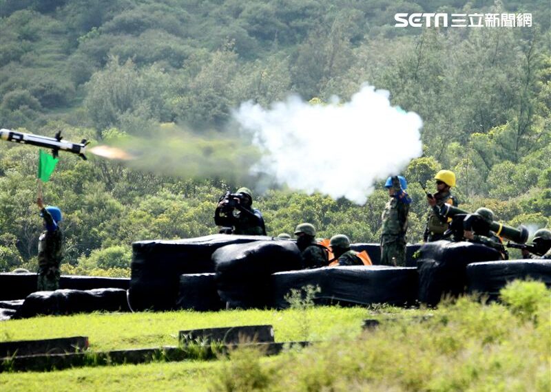 台灣新聞通訊社-標槍飛彈射擊遭質疑造假　專家：高溫遠距燃畢無火光