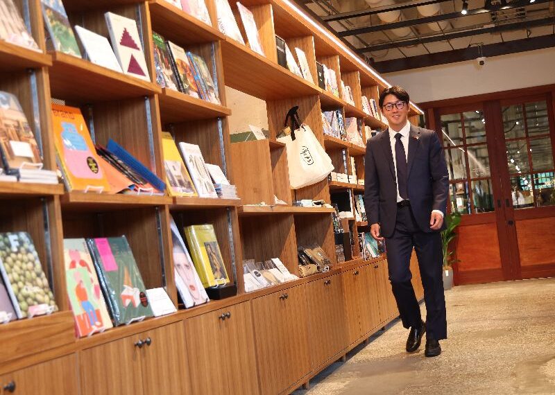 台灣新聞通訊社-日本全國書店跌破1萬間 不及全盛時期一半
