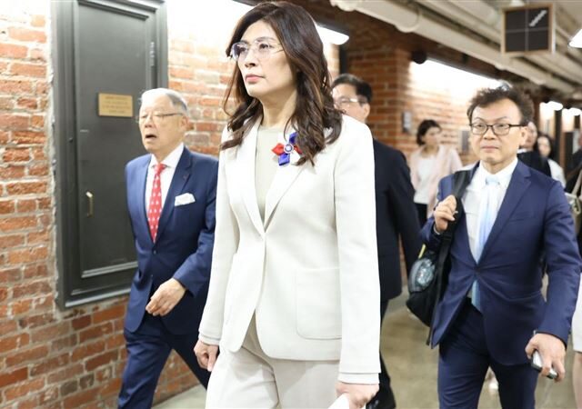 台灣新聞通訊社-鄭麗文連僑胞也得罪？他爆洛杉磯僑宴內幕：賺錢主辦拿「虧錢要我出」