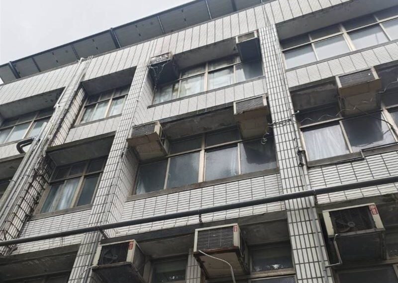 台灣新聞通訊社-快訊／醒吾科大冷氣機起火　2男大生滅火遭灼傷、嗆傷送醫