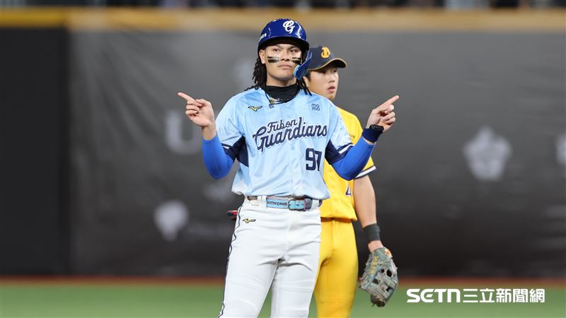 台灣新聞通訊社-中職/張育成婉拒全壘打大賽 想進明星賽向「百萬象迷」拜票