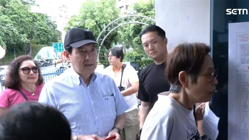 台灣新聞通訊社-馬英九「雙手各戴1支錶」真的失智?本尊親自解答了
