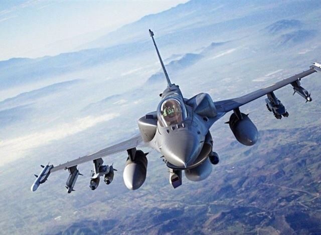 台灣新聞通訊社-免再苦熬19次空中加油！全新F-16靠「神級配備」飛回台灣
