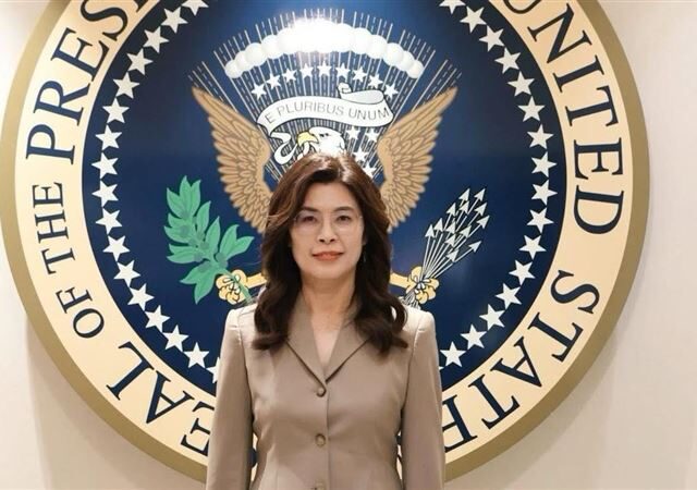 台灣新聞通訊社-鄭麗文訪美狂讚習近平手「軟如雲朵」！美官員聽傻：像追星粉絲