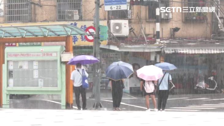 台灣新聞通訊社-豪雨狂炸東吳大學山洪暴發?北市府解釋了