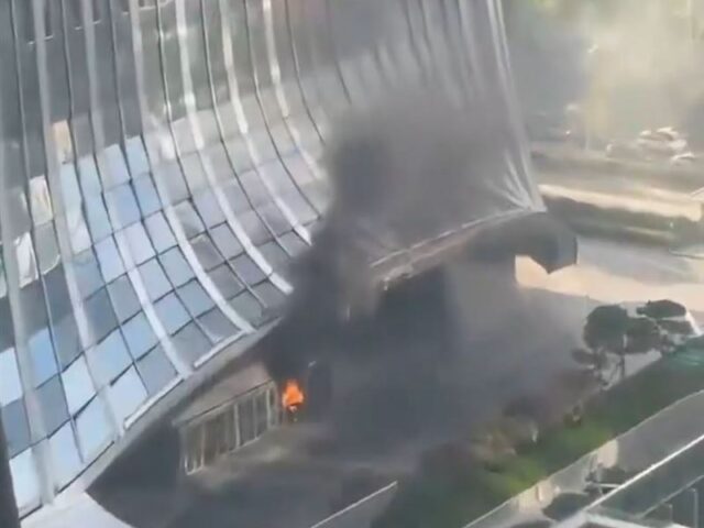 台灣新聞通訊社-北京最高樓遭撞擊　路透彙整過去20年小飛機直升機失事