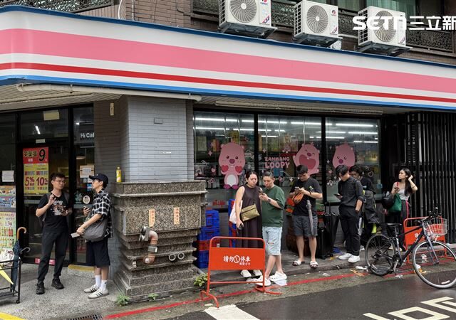 台灣新聞通訊社-萊爾富賣350元戰鬥陀螺！主管「超神聖開箱」畫面曝6萬網跪：這才是民主