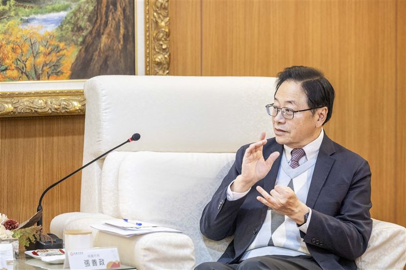 台灣新聞通訊社-張善政出席畢典…學生喊「新店巿長」遭網暴哭了!她心疼還原現場