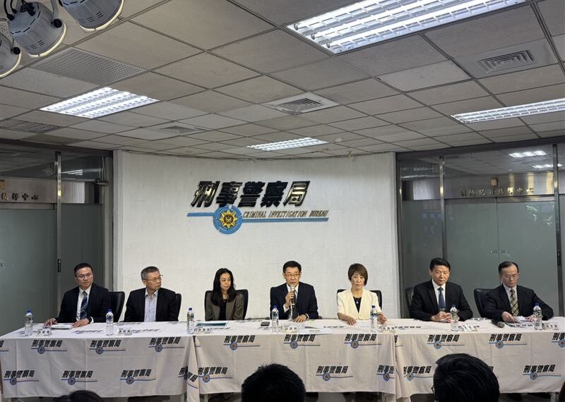 台灣新聞通訊社-注意!戴安全帽、墨鏡不能領錢 全台千處ATM啟動「AI科技防詐騙」