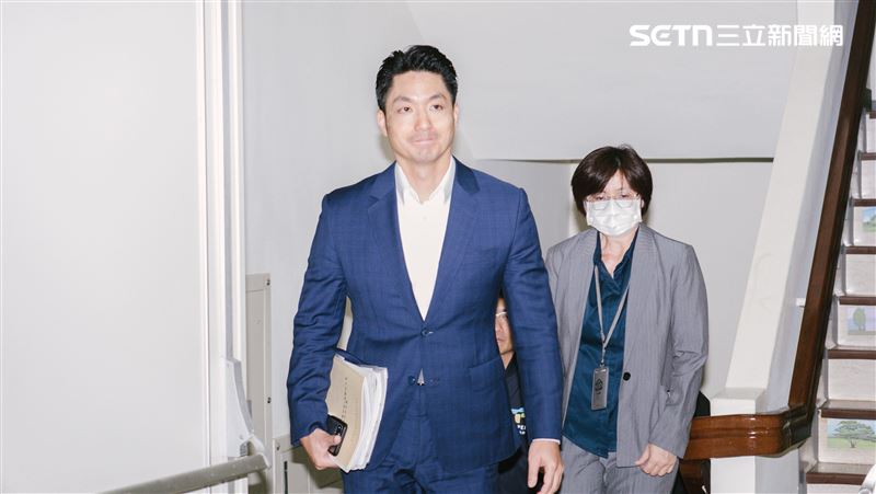台灣新聞通訊社-挺沈伯洋!綠委接力酸蔣萬安「蔣」不出話:不知市長姓蔣還姓殷